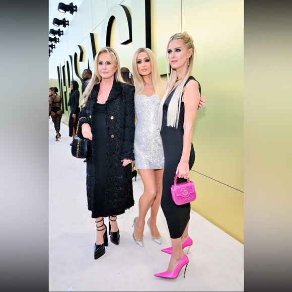 As seen on Paris Hilton. Versace Pink Lemon Pumps 37. - Picture 15 of 15